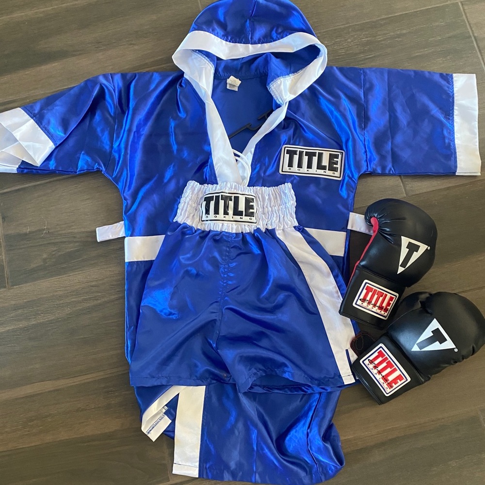 TITLE Boxing set boys size M